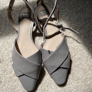 Brand new Louise Et Cie Aldona Ankle-Strap sandal, size 6.5